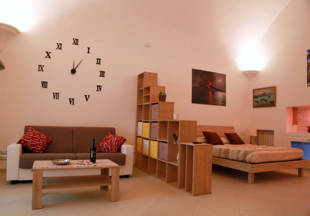 Suite,876090200:JPEG